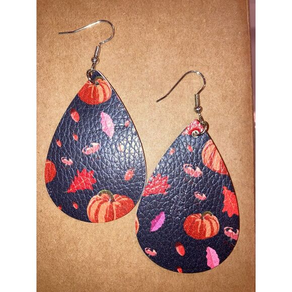☀️3/$12☀️ Fall Inspired Faux Leather Earring - Picture 1 of 3